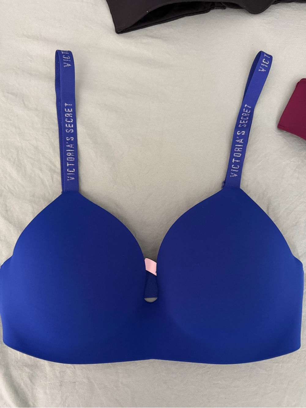 Set of 3 Lightly Lined VS Wireless Bras - Picture 9 of 11